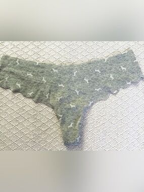 PINK Victoria's Secret Grey Dog-Print Seamless Thong